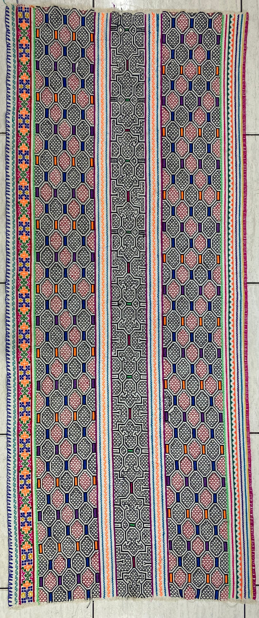 Shipibo Conibo Kené Tabletop Tapestry Hand Embroidered Peruvian Tablecloth Textile Ceremonial Amazonian Shamanic Altar 63”x26”