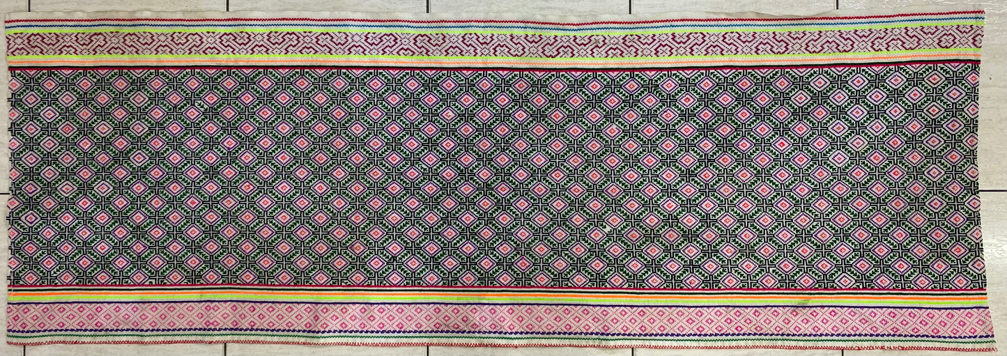 Shipibo Conibo Kené Tabletop Tapestry Hand Embroidered Peruvian Tablecloth Textile Ceremonial Amazonian Shamanic Altar 76.5”x 26.5”