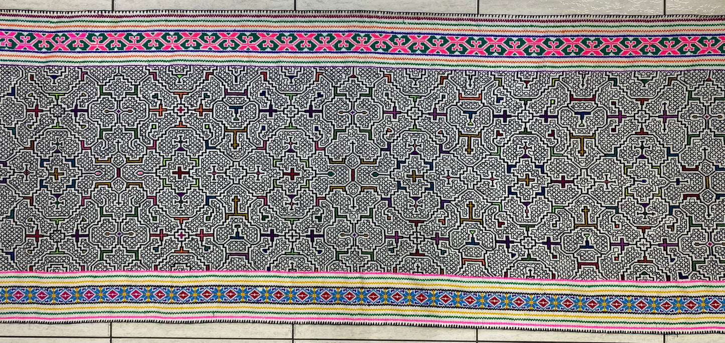 Shipibo Conibo Kené Tabletop Tapestry Hand Embroidered Peruvian Tablecloth Textile Ceremonial Amazonian Shamanic Altar 63”x28.5”
