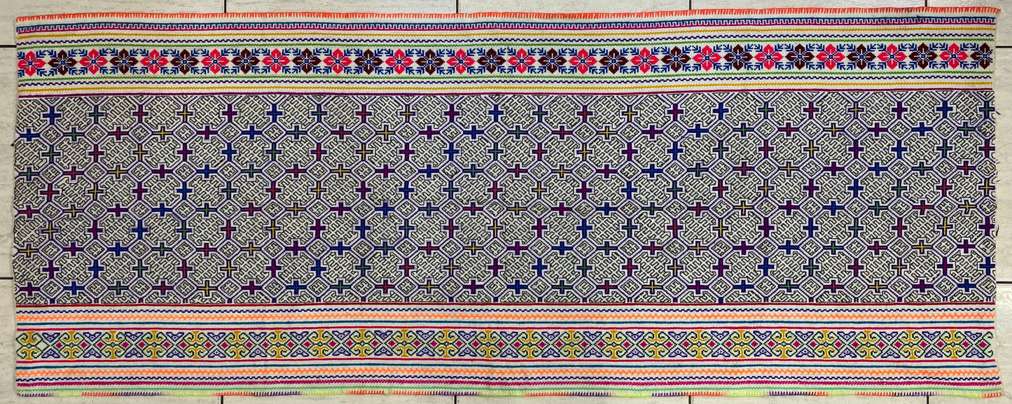 Shipibo Conibo Kené Tabletop Tapestry Hand Embroidered Peruvian Tablecloth Textile Ceremonial Amazonian Shamanic Altar 68”x 26.5”