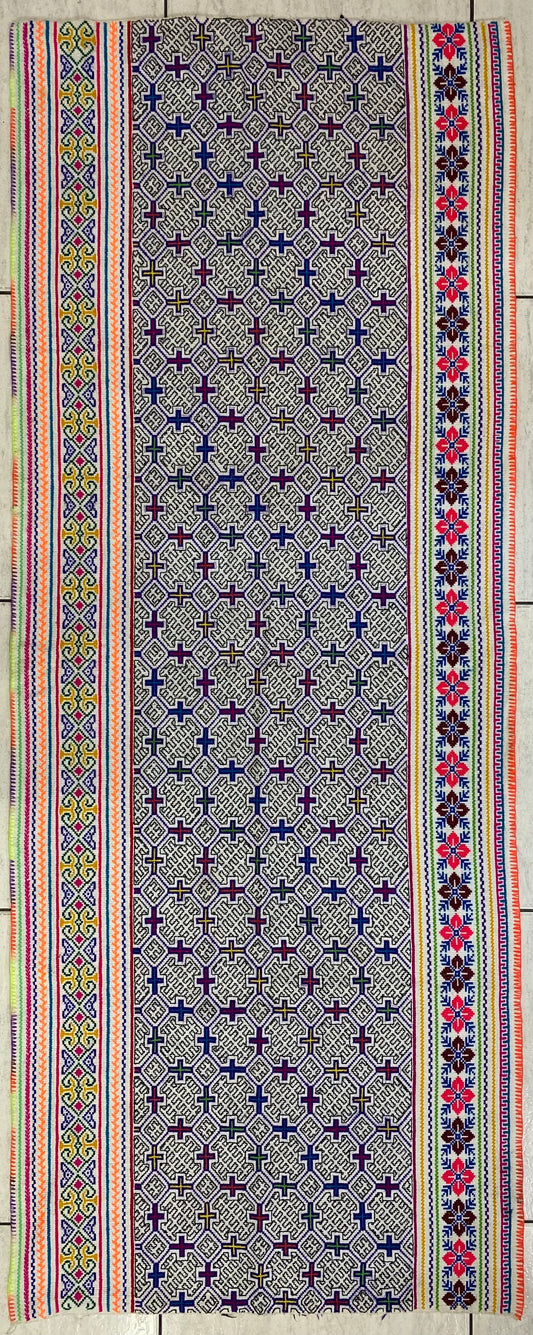 Shipibo Conibo Kené Tabletop Tapestry Hand Embroidered Peruvian Tablecloth Textile Ceremonial Amazonian Shamanic Altar 68”x 26.5”